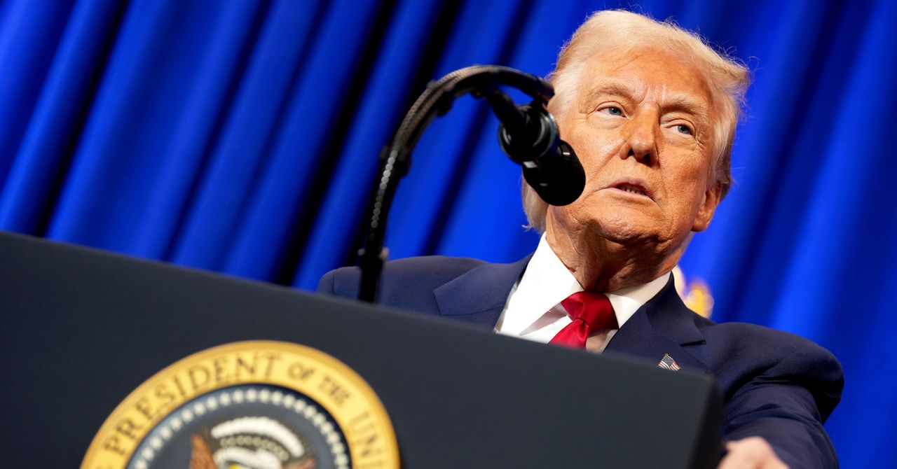 Donald Trump hugged another “candle” dinner-with Elvan Musk